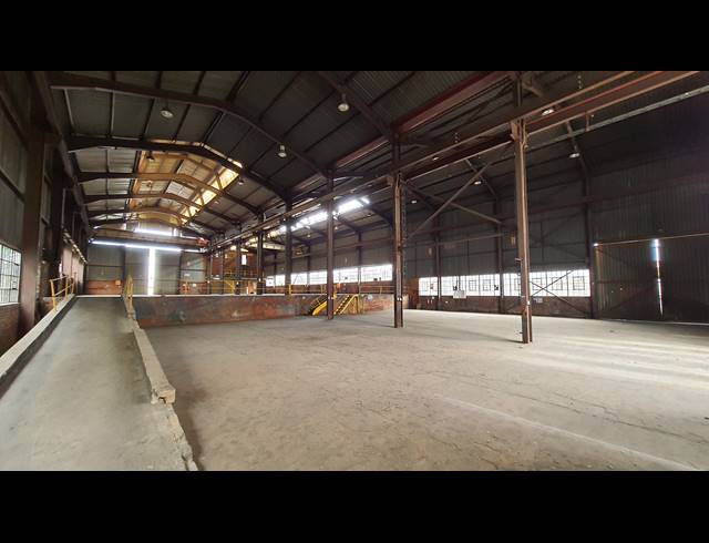 1,850M² WAREHOUSE FOR SALE IN CHLOORKOP